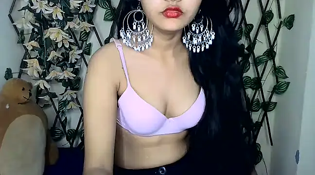 Snapshot of SUZY_FROMUS chatting on February 2025 04:20:01 PM SUZY FROMUS online show from February 2025 04:20:01 PM