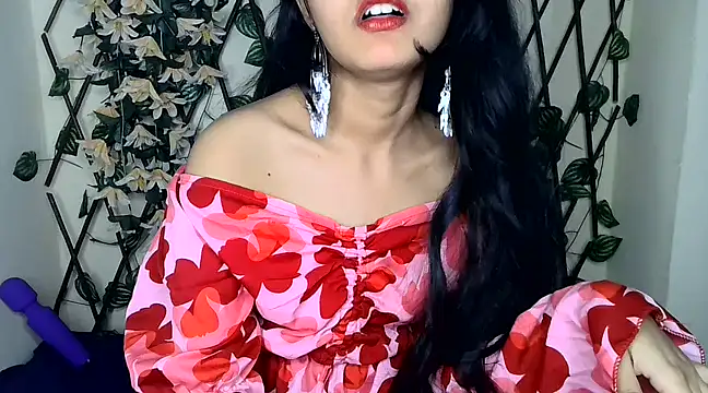 Snapshot of SUZY_FROMUS chatting on February 2025 10:21:02 PM SUZY FROMUS online show from February 2025 10:21:02 PM