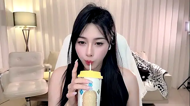 K-moumou online show from September 2025 03:27:02 PM