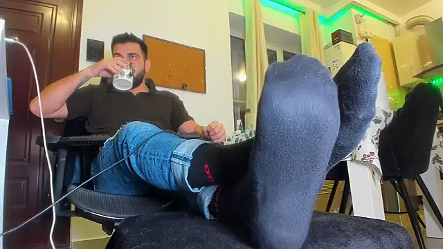 Snapshot of welcometo_hell chatting on November 2025 10:10:01 PM welcometo hell online show from November 2025 10:10:01 PM