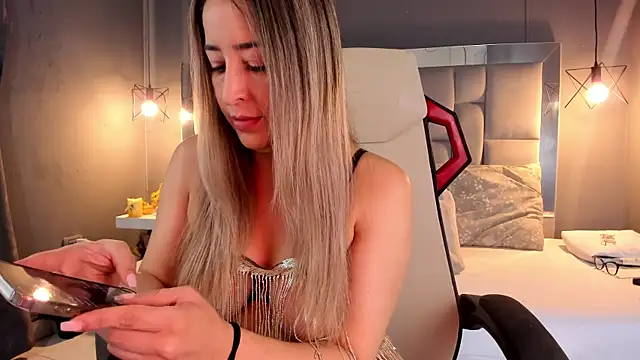 AliceSteel12 online show from December 2024 12:38:01 PM