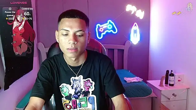 OwenStone  online show from December 2024 07:36:01 PM