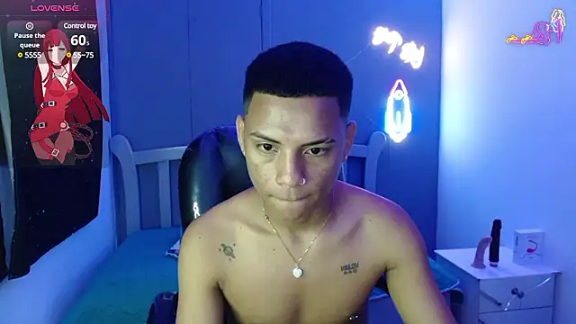 OwenStone  online show from December 2024 10:43:01 PM