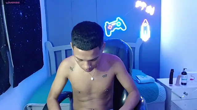 OwenStone  online show from December 2024 10:51:02 PM