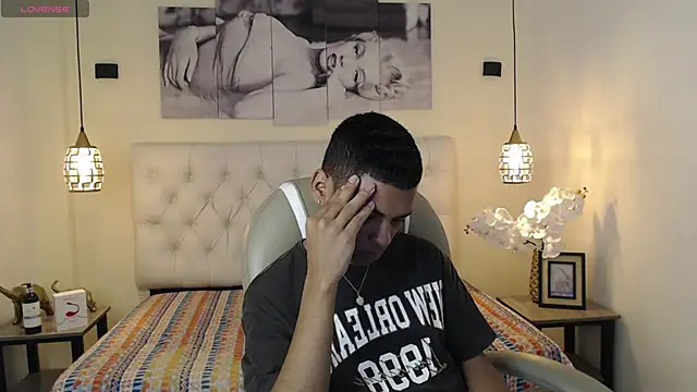 OwenStone  online show from December 2024 07:57:01 PM