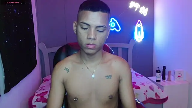 OwenStone  online show from December 2024 08:25:02 PM