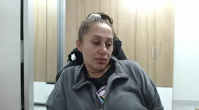 Snapshot of RoxanaLove9 chatting on February 2025 04:52:02 AM RoxanaLove9 online show from February 2025 04:52:02 AM