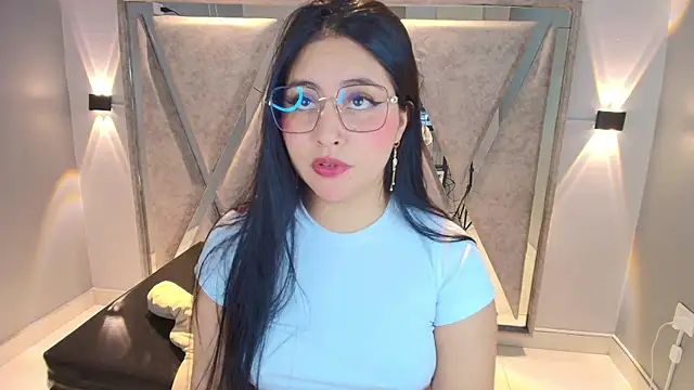 Annie9  online show from January 2026 04:15:01 AM