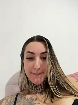 Snapshot of hotskinny1 chatting on May 2026 03:39:02 PM hotskinny1 online show from May 2026 03:39:02 PM