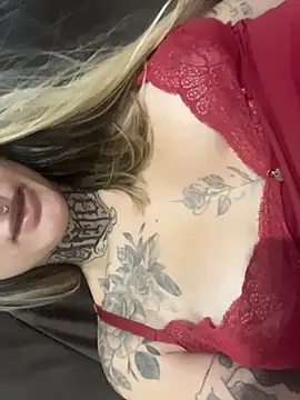 Snapshot of hotskinny1 chatting on May 2026 10:26:02 PM hotskinny1 online show from May 2026 10:26:02 PM