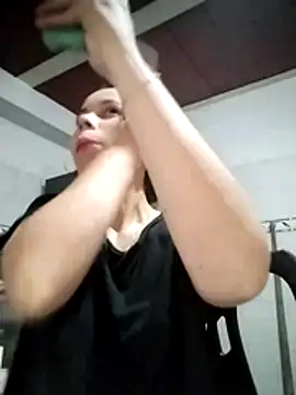 Snapshot of Lucianaferro_ chatting on April 2026 10:34:02 PM Lucianaferro online show from April 2026 10:34:02 PM