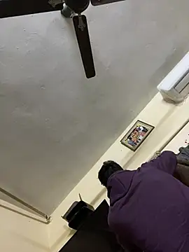 Snapshot of Zzz38io chatting on December 2024 12:00:02 PM Zzz38io online show from December 2024 12:00:02 PM