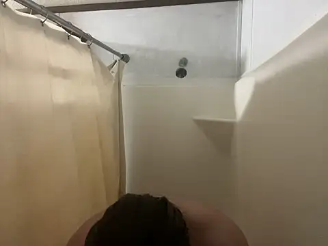 Snapshot of IvanaPlenty chatting on December 2024 01:47:02 AM IvanaPlenty online show from December 2024 01:47:02 AM