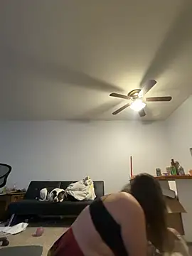 Snapshot of IvanaPlenty chatting on April 2026 01:52:01 PM IvanaPlenty online show from April 2026 01:52:01 PM