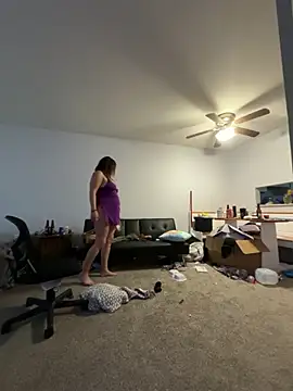 Snapshot of IvanaPlenty chatting on April 2026 12:21:02 PM IvanaPlenty online show from April 2026 12:21:02 PM