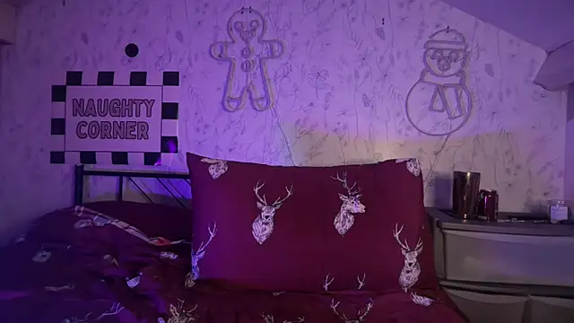 Snapshot of Curvy_Rosie99 chatting on March 2026 06:13:01 PM Curvy Rosie99 online show from March 2026 06:13:01 PM