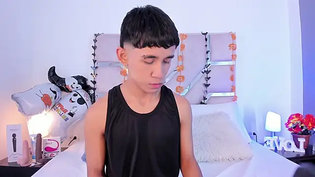 Thayler jones online show from October 2025 11:20:02 AM