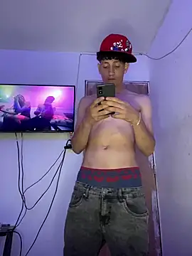 Snapshot of LatinBoysxxx chatting on March 2025 09:35:01 PM LatinBoysxxx online show from March 2025 09:35:01 PM