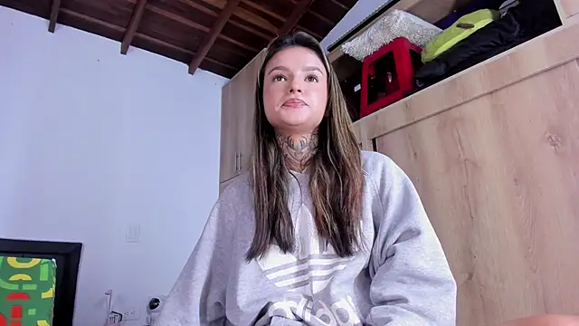 medussa13  online show from September 2025 01:13:01 PM