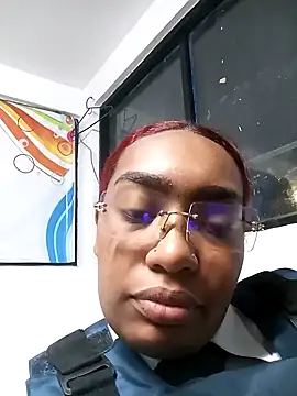 Snapshot of Cinnamon-Skin chatting on December 2024 11:39:02 PM Cinnamon-Skin online show from December 2024 11:39:02 PM