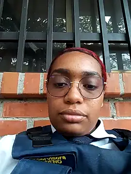 Snapshot of Cinnamon-Skin chatting on January 2025 08:21:01 PM Cinnamon-Skin online show from January 2025 08:21:01 PM