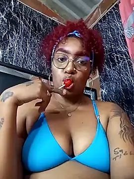 Snapshot of Cinnamon-Skin chatting on January 2025 02:18:01 AM Cinnamon-Skin online show from January 2025 02:18:01 AM