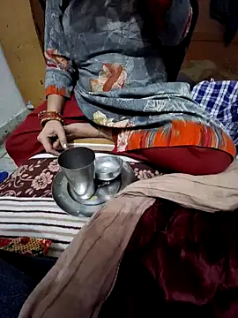 Snapshot of menakshiiikaur chatting on December 2024 02:41:01 AM menakshiiikaur online show from December 2024 02:41:01 AM