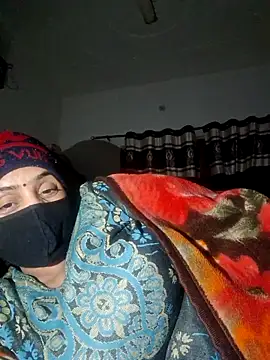 Snapshot of menakshiiikaur chatting on December 2025 05:41:01 PM menakshiiikaur online show from December 2025 05:41:01 PM