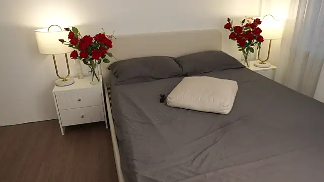 Peopleneedlove144 online show from April 2026 03:18:02 PM