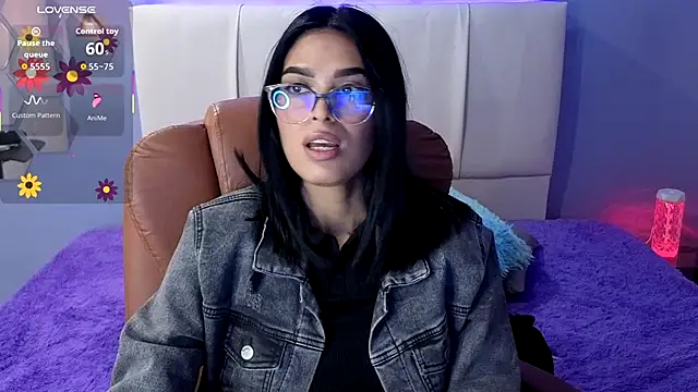 Snapshot of AlessiaVal_ chatting on September 2025 03:45:01 PM AlessiaVal online show from September 2025 03:45:01 PM