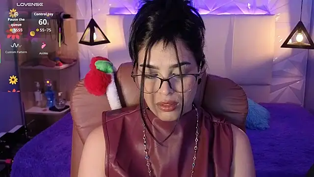 AlessiaVal  online show from December 2025 08:05:02 PM