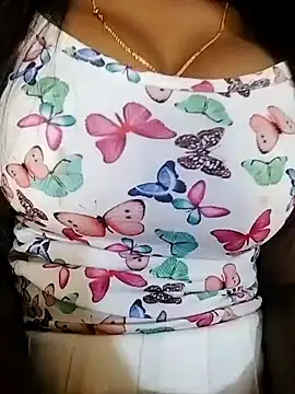 Snapshot of Esha_Babyy chatting on December 2024 02:35:02 PM Esha Babyy online show from December 2024 02:35:02 PM