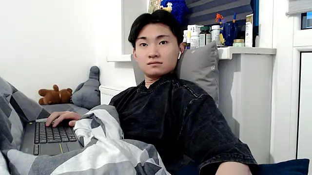 Snapshot of Miram_Yu chatting on April 2026 05:43:02 PM Miram Yu online show from April 2026 05:43:02 PM