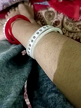 Snapshot of QUEEN-X-CPL chatting on December 2024 06:06:01 PM QUEEN-X-CPL online show from December 2024 06:06:01 PM