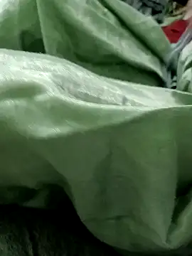 Snapshot of QUEEN-X-CPL chatting on December 2024 04:46:02 PM QUEEN-X-CPL online show from December 2024 04:46:02 PM