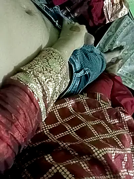 Snapshot of QUEEN-X-CPL chatting on February 2025 05:51:02 PM QUEEN-X-CPL online show from February 2025 05:51:02 PM