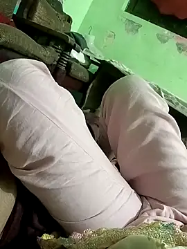 Snapshot of QUEEN-X-CPL chatting on March 2025 05:45:01 PM QUEEN-X-CPL online show from March 2025 05:45:01 PM