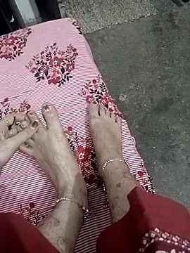 Snapshot of QUEEN-X-CPL chatting on September 2025 05:57:02 PM QUEEN-X-CPL online show from September 2025 05:57:02 PM