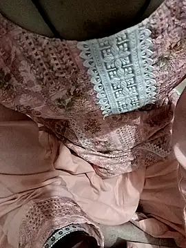 Snapshot of QUEEN-X-CPL chatting on September 2025 05:47:02 PM QUEEN-X-CPL online show from September 2025 05:47:02 PM