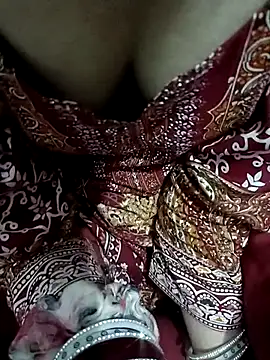 Snapshot of QUEEN-X-CPL chatting on September 2025 06:22:02 PM QUEEN-X-CPL online show from September 2025 06:22:02 PM