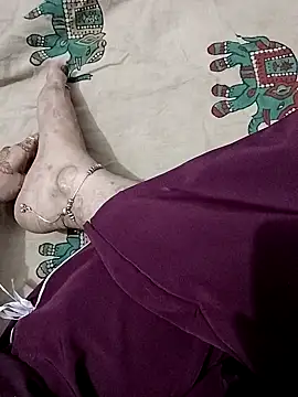 Snapshot of QUEEN-X-CPL chatting on September 2025 06:13:02 PM QUEEN-X-CPL online show from September 2025 06:13:02 PM