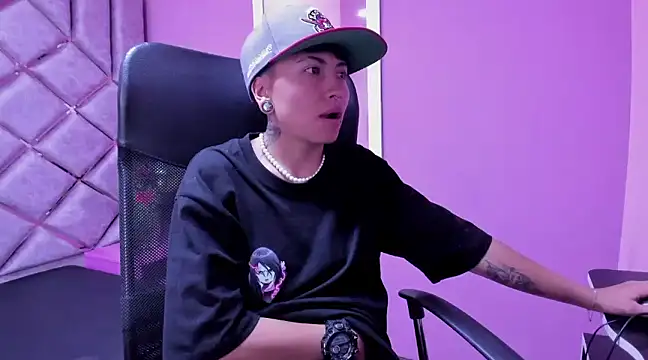 Im Mathias online show from March 2025 03:41:02 AM