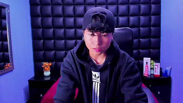 Im Mathias online show from October 2025 04:14:02 PM