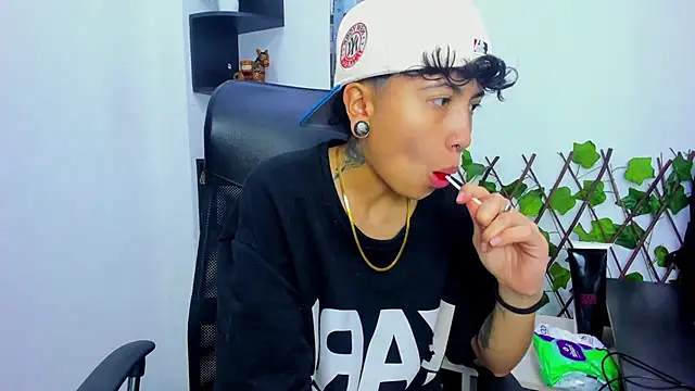 Im Mathias online show from November 2025 04:23:01 AM