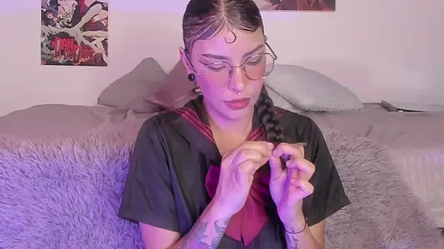 Luna-Chann online show from November 2025 10:54:01 PM