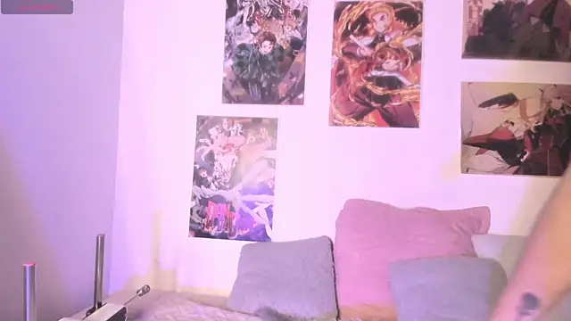 Luna-Chann online show from April 2026 11:35:02 PM