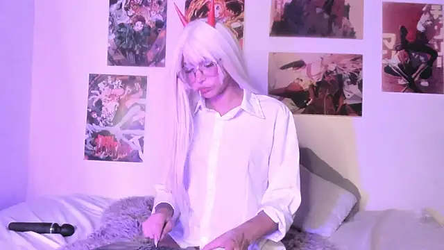 Luna-Chann online show from April 2026 09:39:33 PM