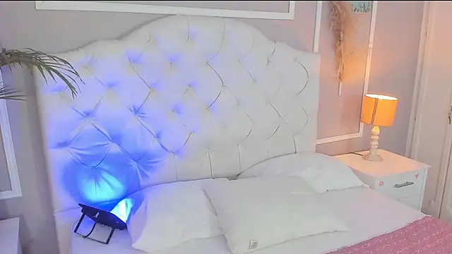 scarlet hill online show from March 2025 02:15:02 AM