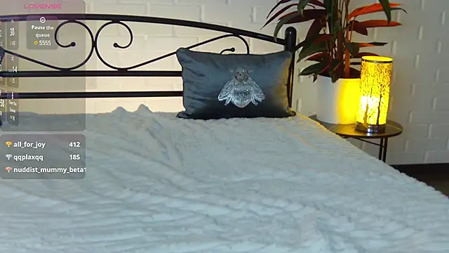 Snapshot of _RiverLov chatting on March 2025 12:12:01 AM RiverLov online show from March 2025 12:12:01 AM