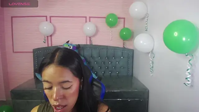 stephania t online show from March 2025 10:49:02 AM